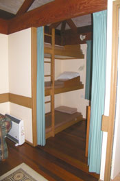 triple bunk room